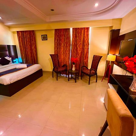 Palki Cafe & Stay Ludhiana Esterno foto