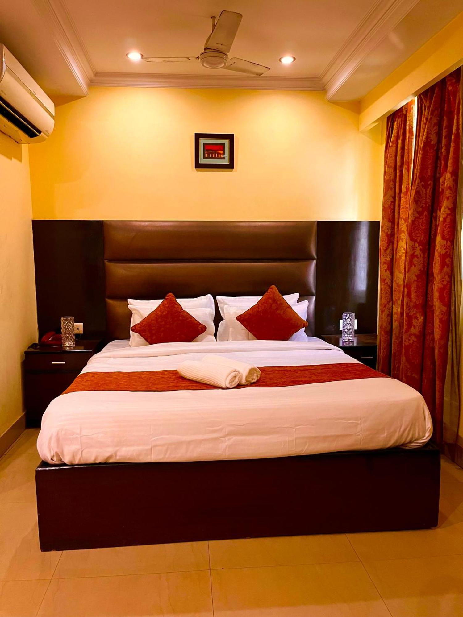 Palki Cafe & Stay Ludhiana Esterno foto